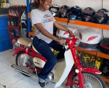 Importadora Eddy Racing, a motorcycle parts and accessories store in the Dominican Republic.