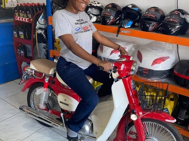 Importadora Eddy Racing, a motorcycle parts and accessories store in the Dominican Republic.