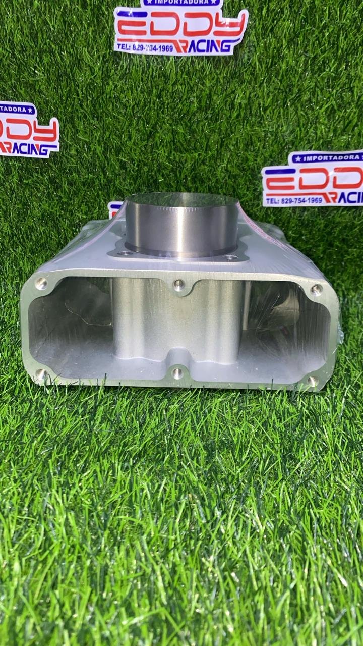 Cilindro 200cc para motor de carretón, sistema de enfriamiento por agua, repuesto reforzado de alto rendimiento y durabilidad.