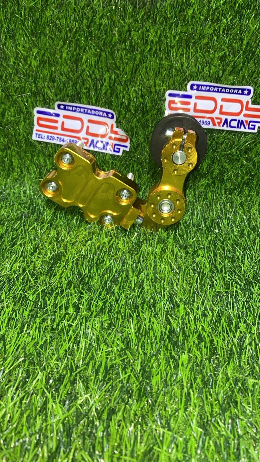 Tensor de cadena montado tipo catre estándar color dorado, repuesto reforzado para motocicletas, duradero y de fácil instalación.